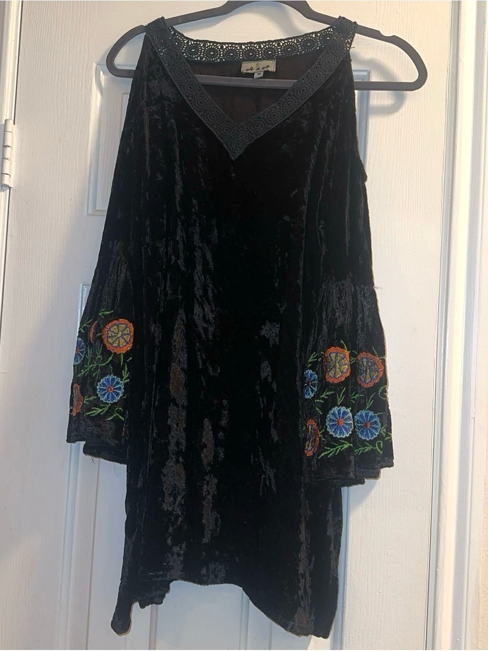 A&A Velvet Embroidered Bell Sleeve Tunic Top - Black